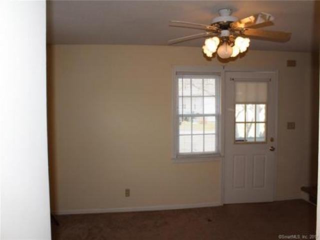 8 Pioneer Cir - Photo 3 of 6