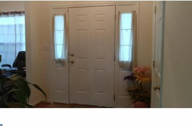 32 Wycombe Dr - Photo 3 of 6