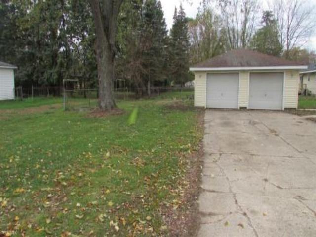 8325 Briarwood Ave - Photo 2 of 6