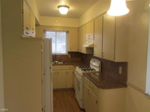 8325 Briarwood Ave - Photo 3 of 6