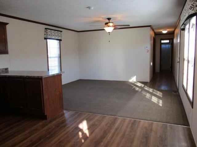 228 Mark Dr - Photo 2 of 5