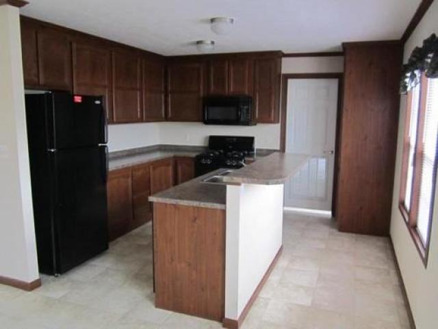 29319 Maple - Photo 2 of 6