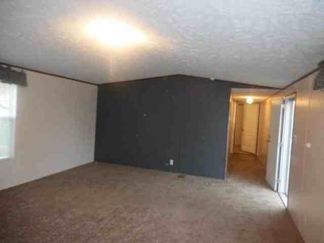 244 Roosevelt Dr - Photo 3 of 6