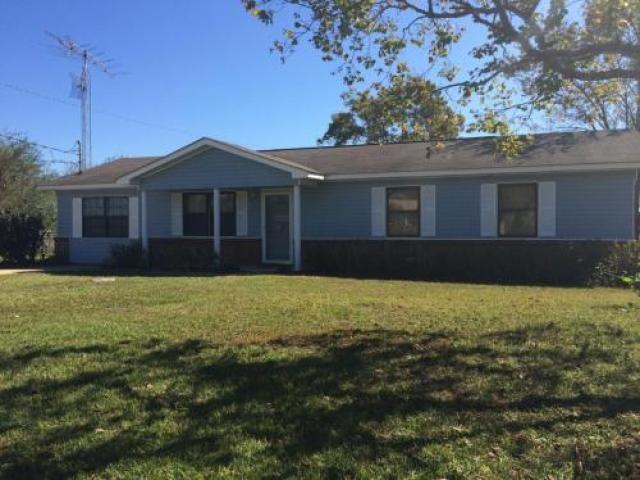 208 Pineridge Rd - Photo 2 of 8