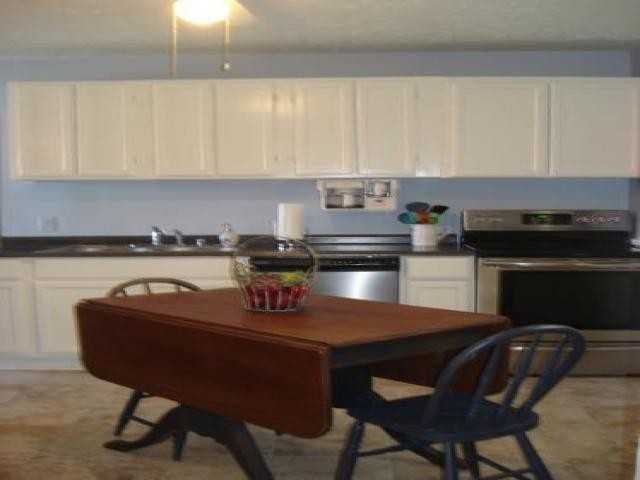 25 Maple St - Photo 3 of 6