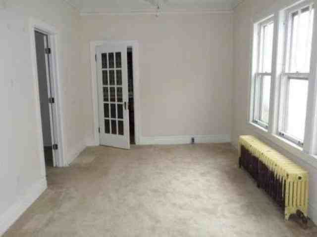 3553 S Seeley Ave - Photo 2 of 3