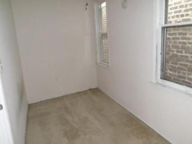 3553 S Seeley Ave - Photo 3 of 3