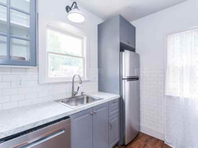 863 5th Ave SE - Photo 2 of 6