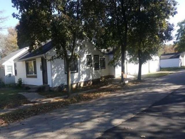 3158 Arline Ave - Photo 3 of 6