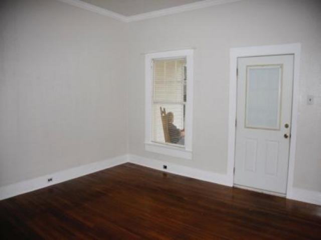 1109 E Waldron St - Photo 3 of 6