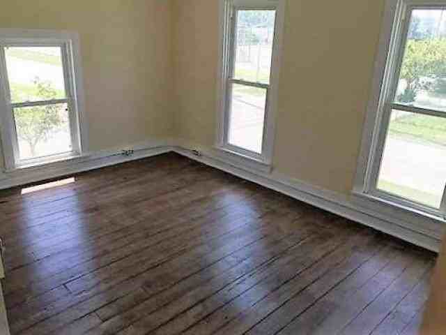 1001 N Walnut St - Photo 2 of 6