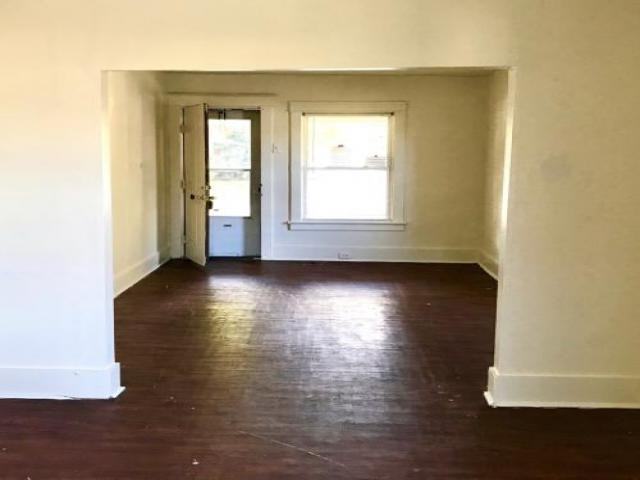 4122 Cedarwood Ave - Photo 3 of 6