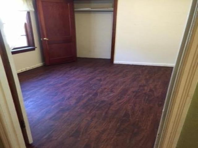 275 Lindenwood Dr - Photo 3 of 6