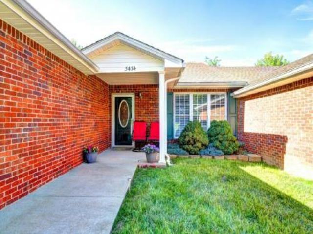 3434 Doe Valley Pkwy E - Photo 2 of 6