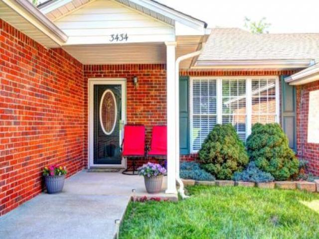 3434 Doe Valley Pkwy E - Photo 3 of 6