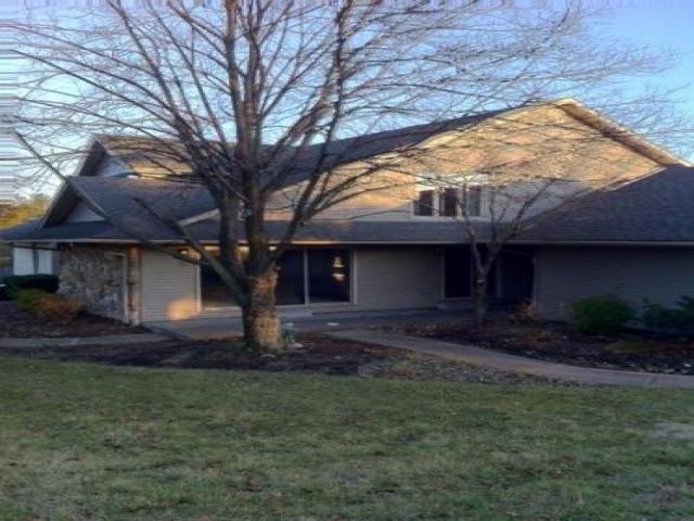 47 Oak Meadow Rd - Photo 2 of 6