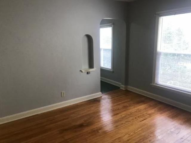 1746 B Ave NE - Photo 2 of 3