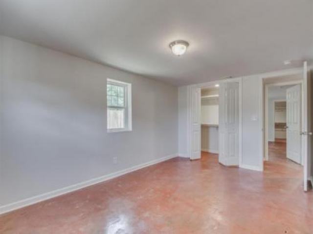 409 McIver St - Photo 3 of 6