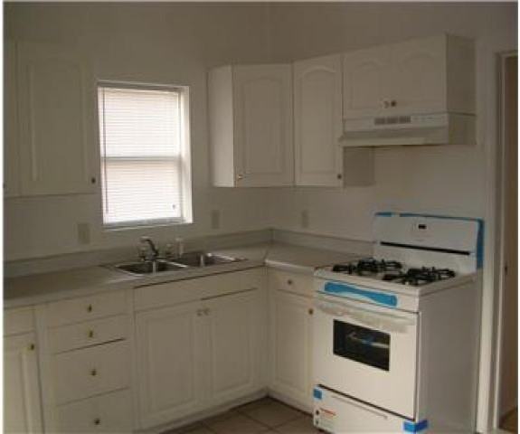 405 N Morris Ave - Photo 3 of 6