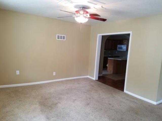 317 E Ohio St - Photo 2 of 6