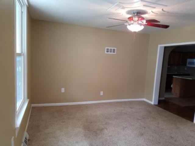 317 E Ohio St - Photo 3 of 6