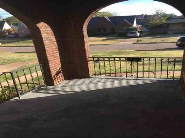 421 W Hill St - Photo 2 of 6