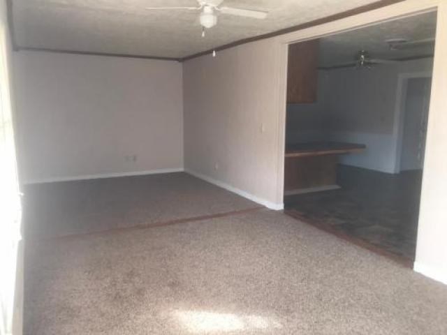 915 E Katy Dr - Photo 2 of 4