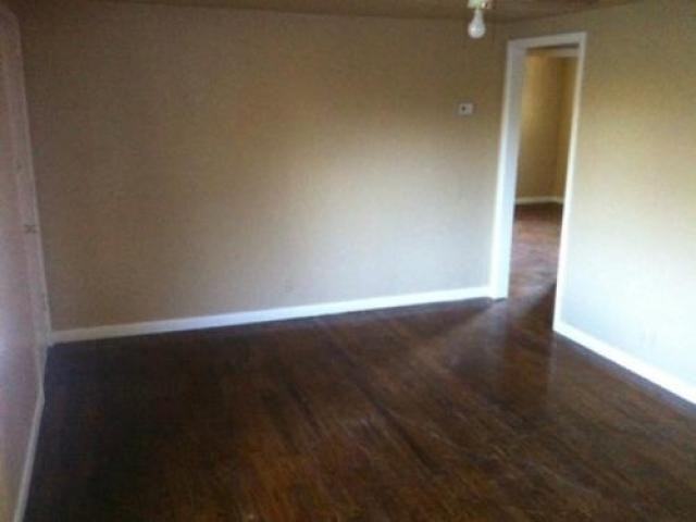 614 N Jones Ave - Photo 3 of 4