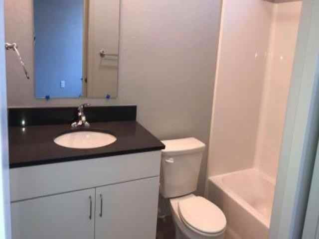 1029 NE 6th St - Photo 3 of 6