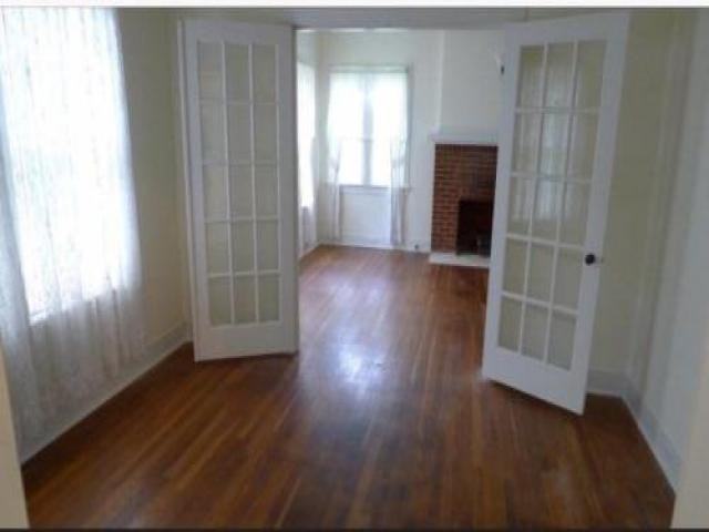 1015 N Fowler St - Photo 2 of 6