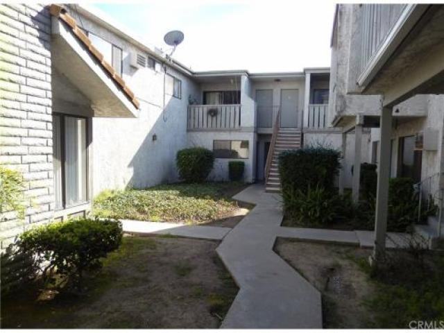 2920 70th St - Photo 3 of 6