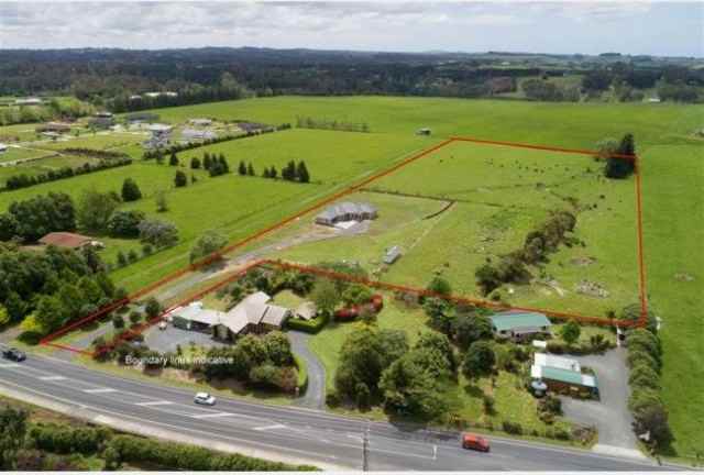 7128 W Pioneer St - Photo 2 of 9