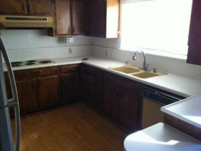 16500 Marchmont Dr - Photo 3 of 6