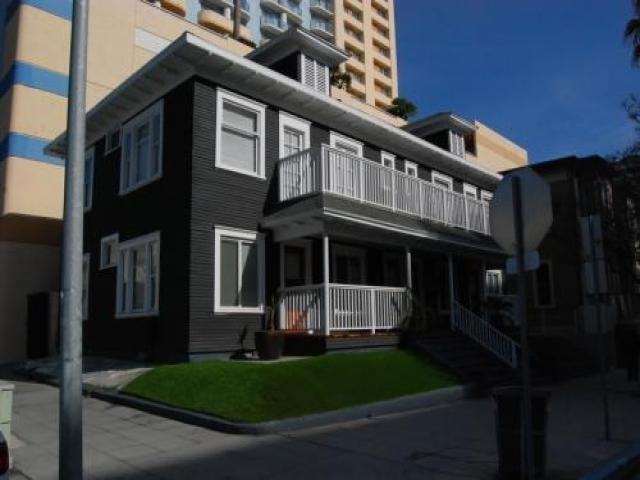 242 W Cedar St - Photo 2 of 5