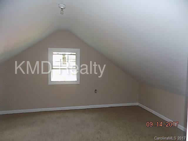 424 Woodvale Pl - Photo 2 of 10