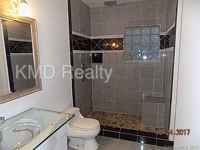 424 Woodvale Pl - Photo 3 of 10