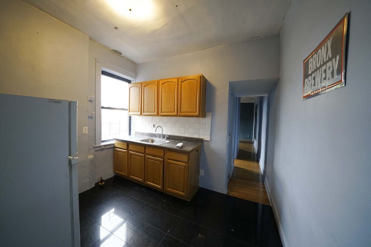 1455 Broadway #4b - Photo 2 of 6