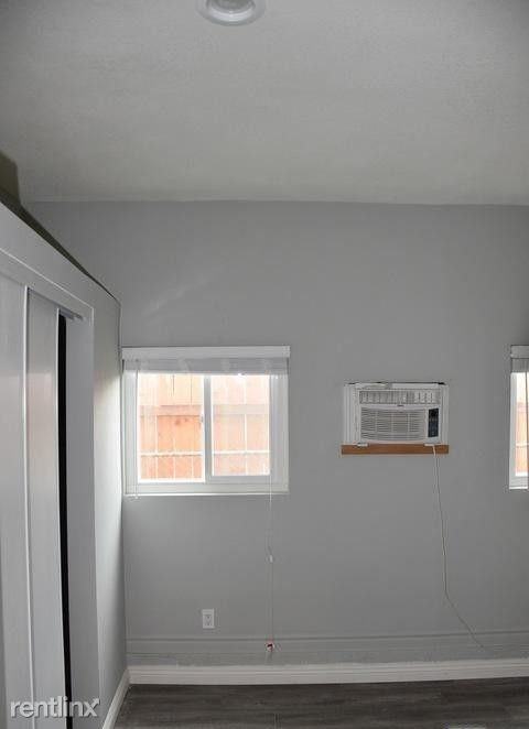 2409 Cabot St - Photo 3 of 11