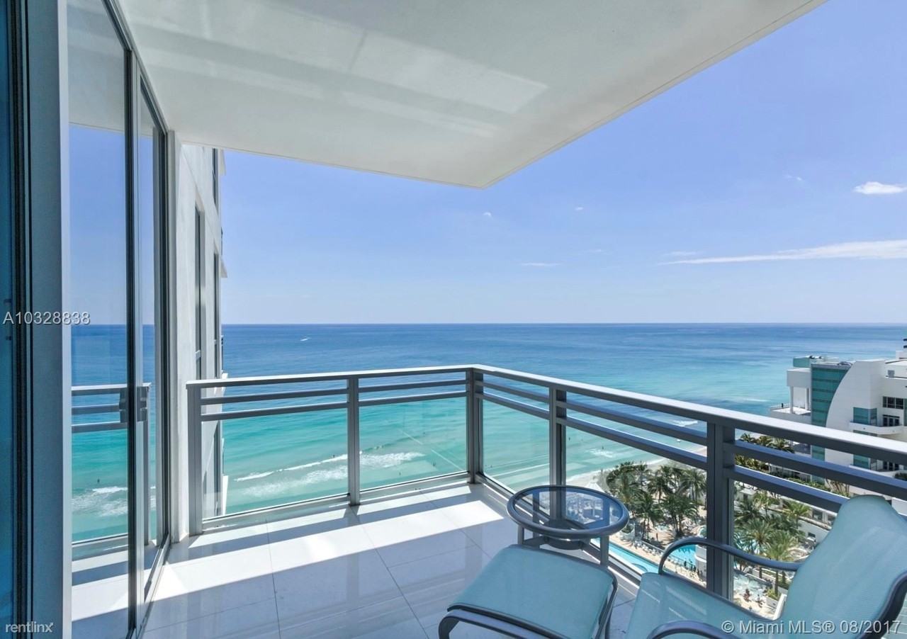 Diplomat Residences - Photo 3 of 7