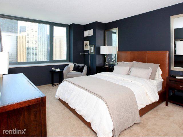 322 E Illinois St - Photo 3 of 5