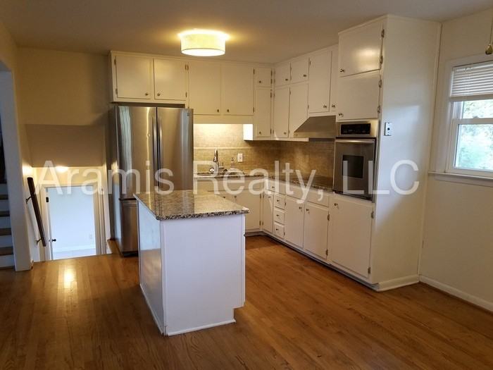 232 Forest Glen Cir - Photo 2 of 15