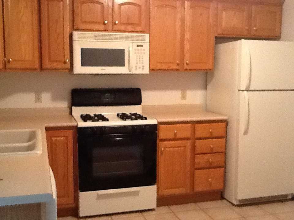 829 Lowell Avenue - Photo 2 of 8