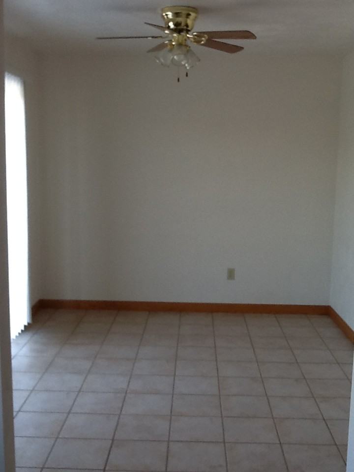 829 Lowell Avenue - Photo 4 of 8