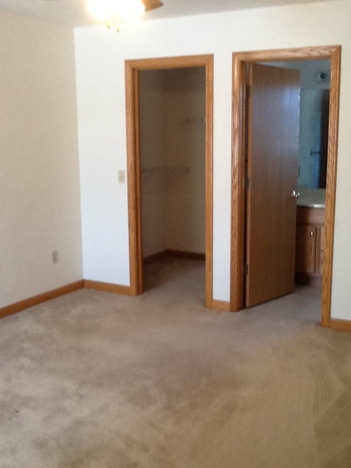 829 Lowell Avenue - Photo 7 of 8