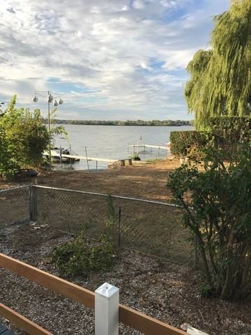 88 Lake Ln - Photo 3 of 15