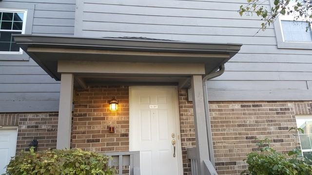 31 Foxcroft Rd #207 - Photo 2 of 15