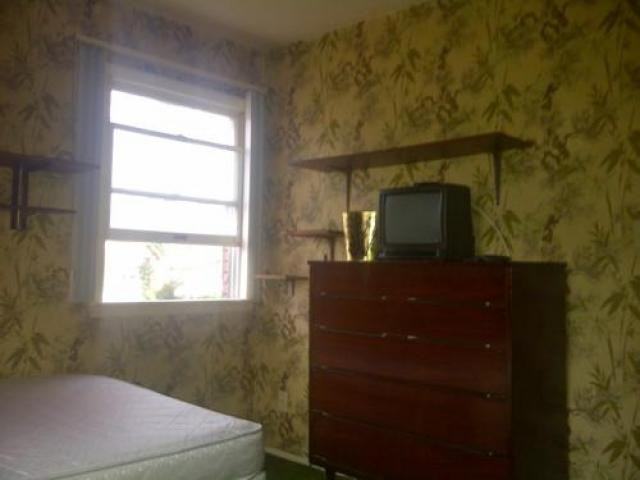 711 Linwood Ave - Photo 3 of 6