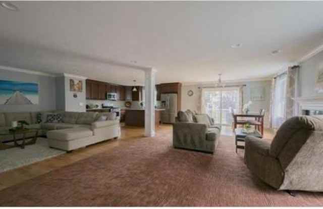 176 Washington St - Photo 3 of 6