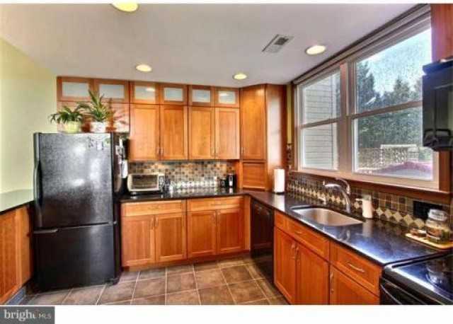 36 Royal Grant Way - Photo 2 of 6