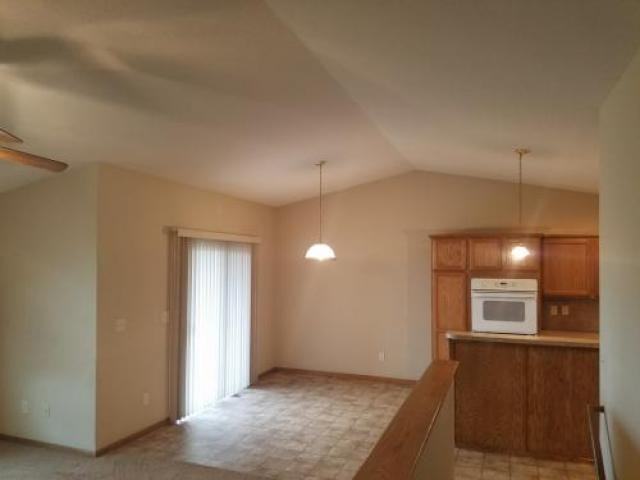 664 Plantation St - Photo 3 of 6